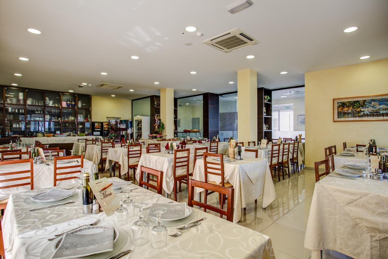 Hotel Deanna بيلاريا-إيجيا مارينا المظهر الخارجي الصورة