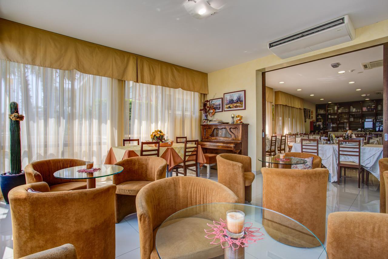 Hotel Deanna بيلاريا-إيجيا مارينا المظهر الخارجي الصورة